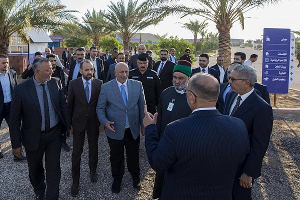 الوفود المشاركة في افتتاح مشروع الفردوس تجري جولة ميدانية في أروقته