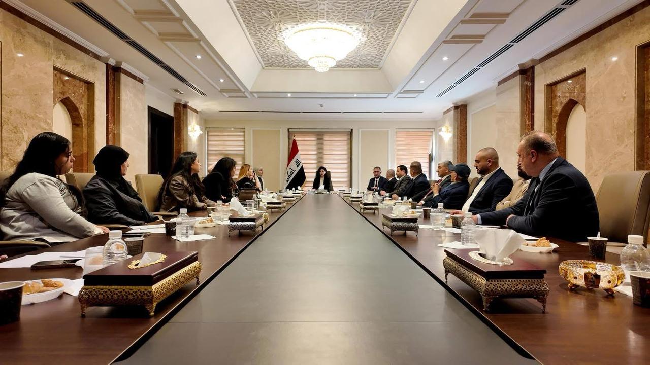 مستشارة رئيس الوزراء سارة علاوي تلتقي بمنظمات المجتمع المدني..