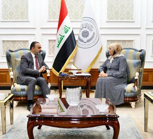 ابو رغيف يناقش مع وزيرة المالية مشاريع الاتمتة واليات التكامل الرقمي..