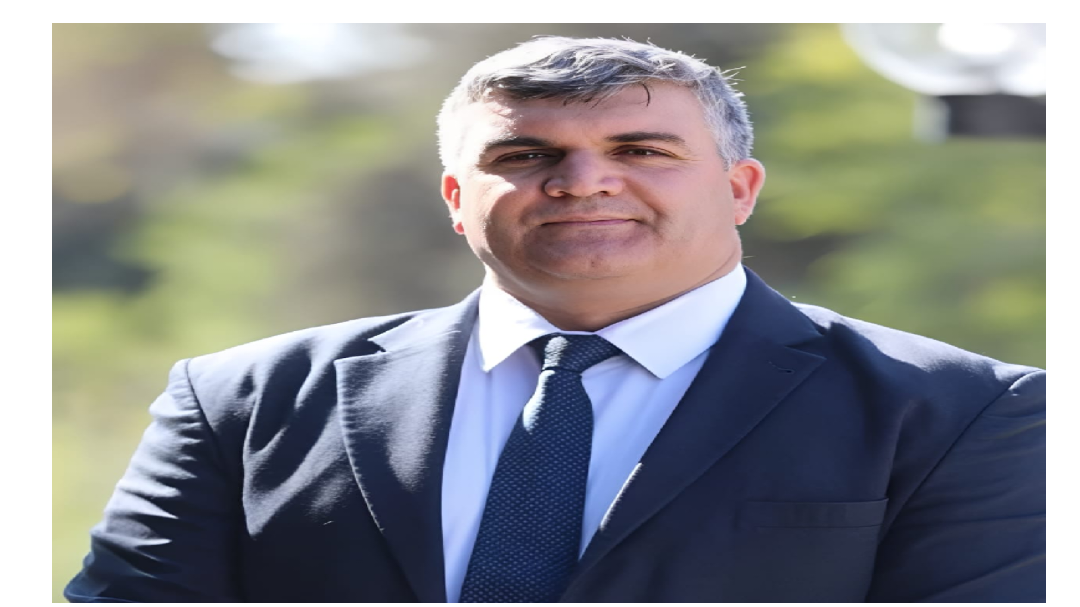 الشاعر الاردني عقل الخوالدة يسطر حرفه الممشوق....((نخلة ذكرانا))