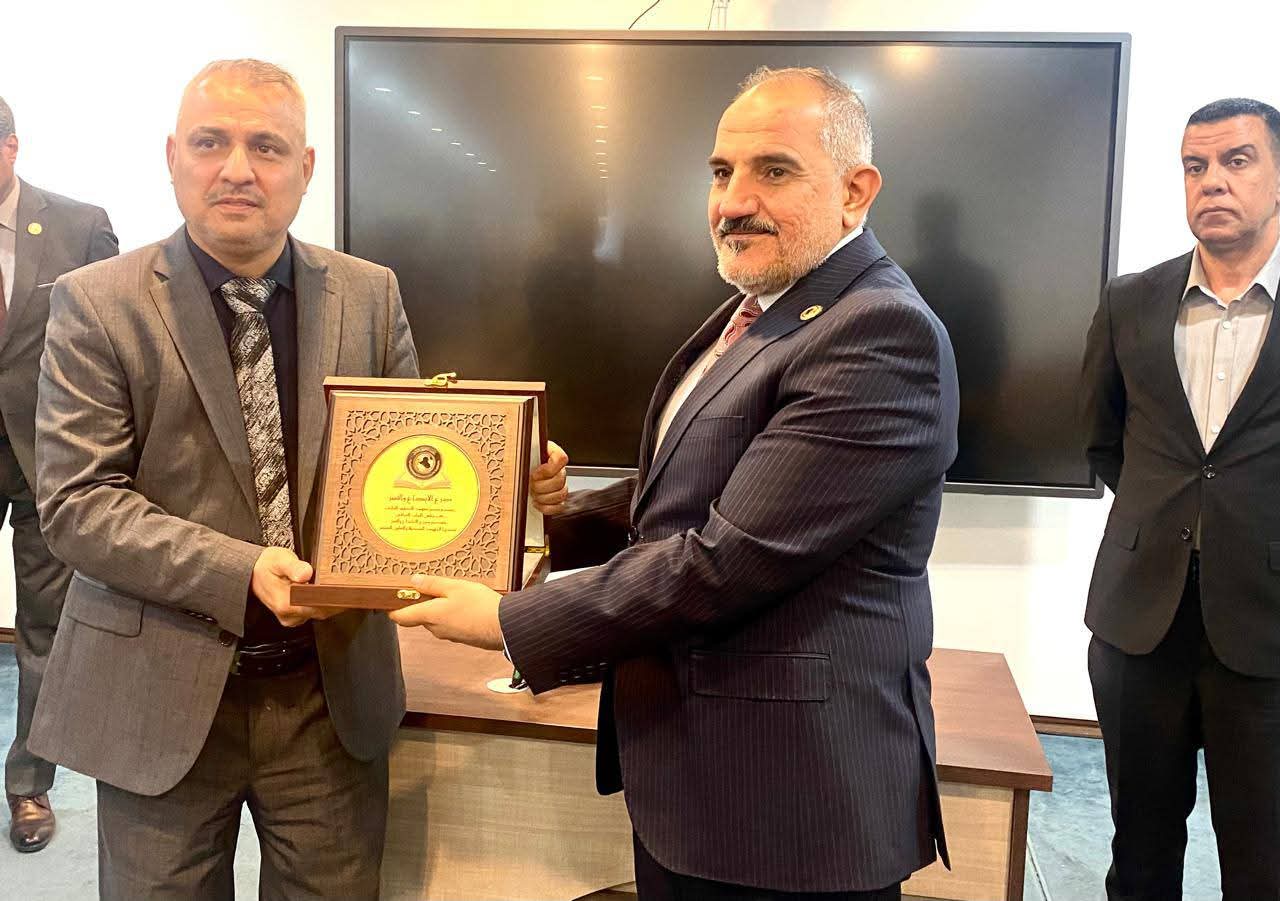 مدير عام معهد التطوير النيابي يستقبل نخبة من اساتذة وطلاب كلية القانون في جامعة كربلاء خلال زيارة تعريفية لمجلس النواب