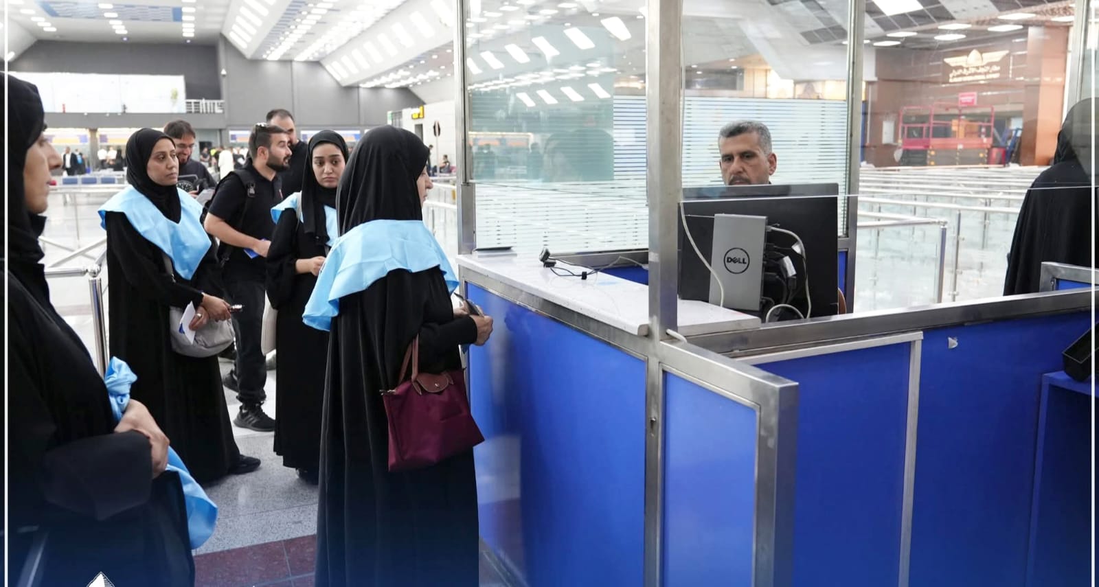 مدير مطار النجف الدولي يثمن دور مكتب الجوازات لعملة المتواصل ليلاً و نهاراً