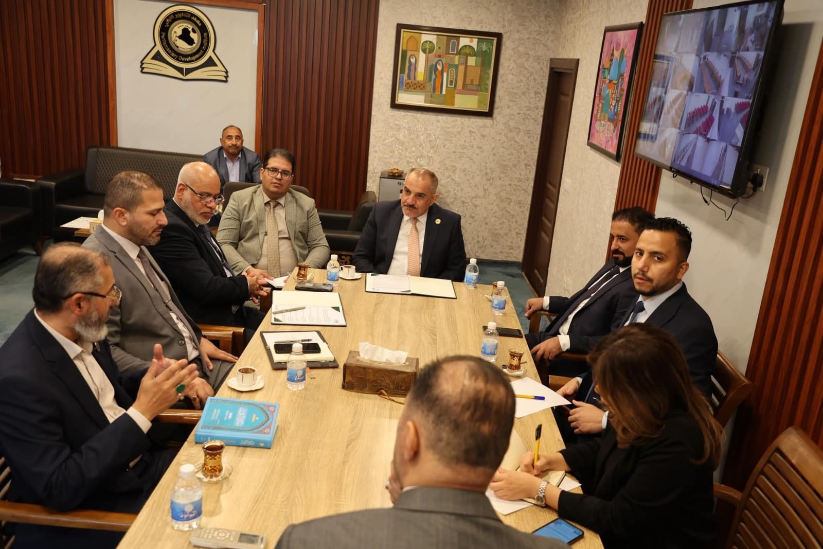 مدير عام معهد التطوير النيابي يبحث مع وفد من العتبة العباسية المقدسة تعزيز التعاون المشترك