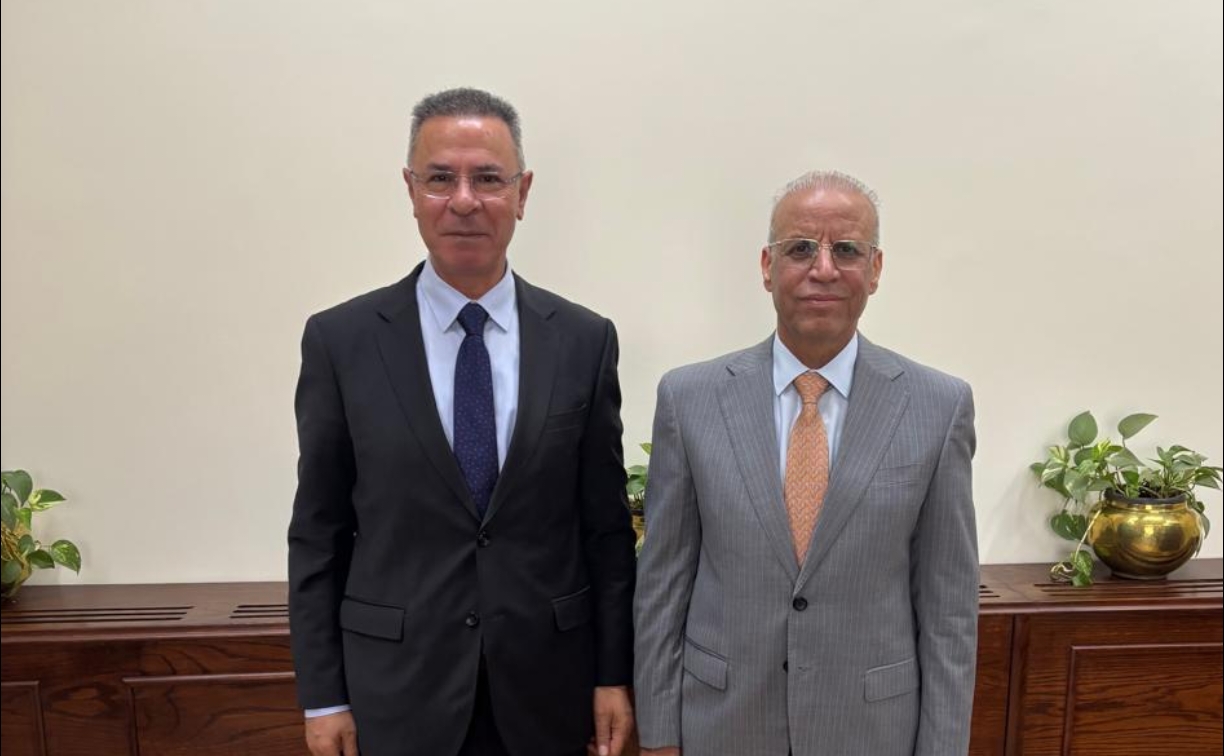 السفير العراقي يلتقي الأمين العام المساعد رئيس بعثة جامعة الدول العربية لمراقبة الانتخابات العراقية...