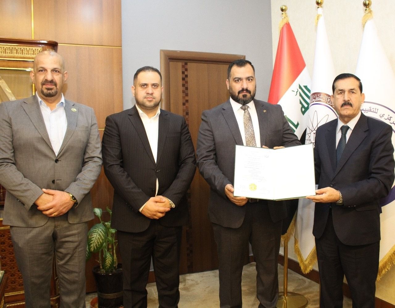 الجهاز المركزي العراقي للتقييس والسيطرة النوعية يمنح علامة الجودة للمنتجات الكهربائية الصينية..
