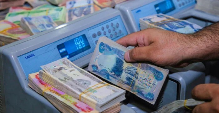 الحكومة العراقية تؤكد تأمين الرواتب واستقرار صادرات النفط وتستعرض الواقع المائي بعد الأمطار..