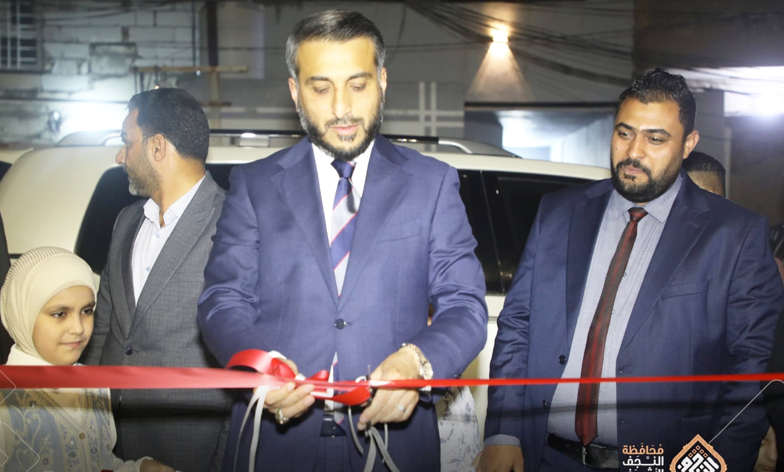 محافظُ النجفِ يفتتحُ ثلاثةَ متنزّهاتٍ في حيِّ ميسانَ بقضاءِ الكوفةِ