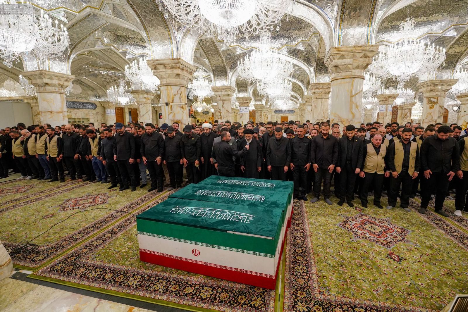 النجف : مع بزوغ الفجر..إنطلاق موكب تشيع نعش الراحل علي الخامنئي من الكوفة لمرقد الإمام علي