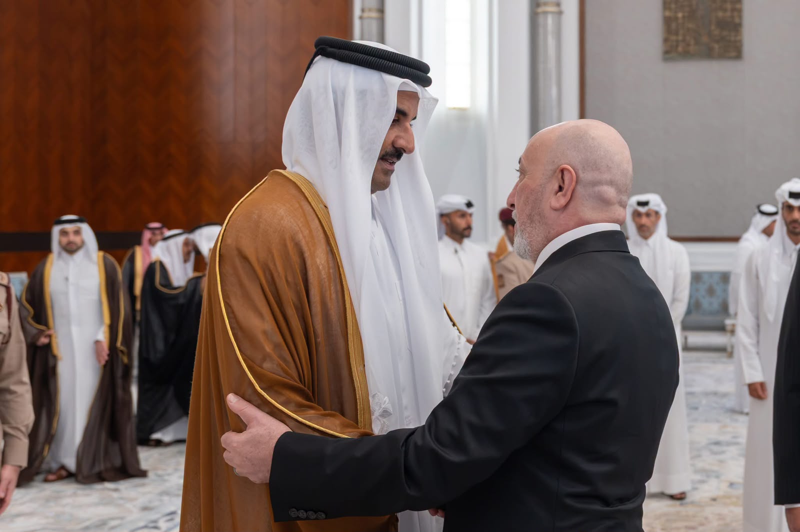 رئيس الجمهورية يقدّم التعازي لأمير قطر بوفاة الشيخ حمد بن خليفة آل ثاني ويؤكد متانة العلاقات الأخوية بين بغداد والدوحة...
