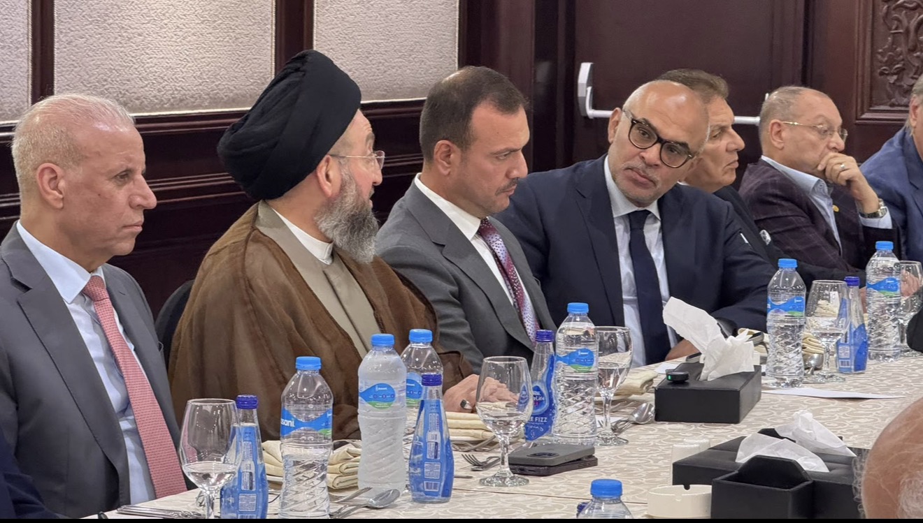 السيد الحكيم يلتقي نخبة من الشخصيات السياسية والأكاديمية والإعلامية في مصر