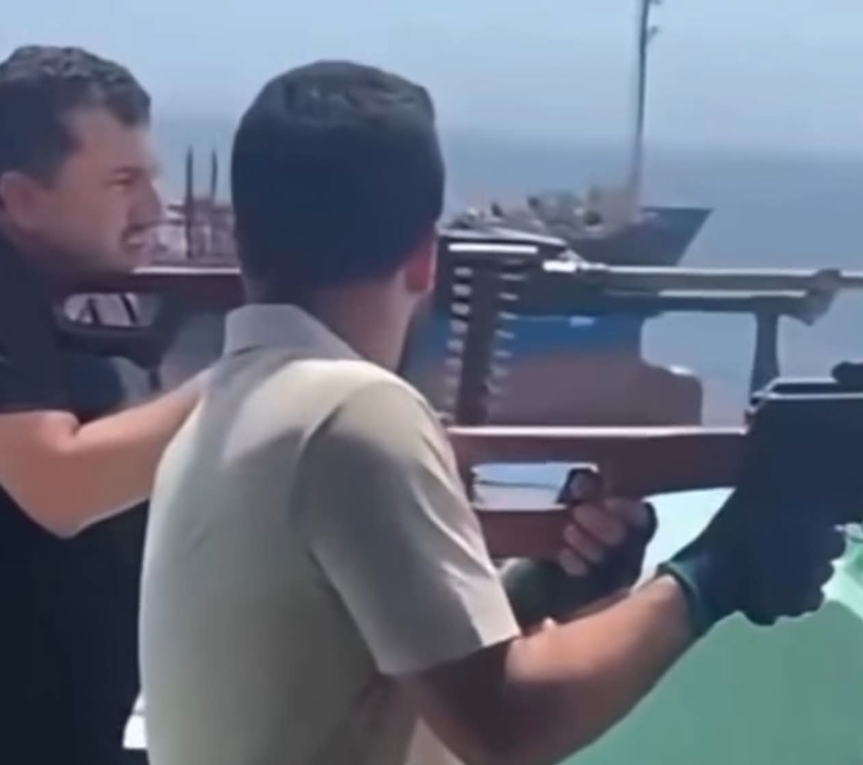 تحرير السفينة العراقية: بطولات "قبيلة بريهة" العراقية في إنقاذ سفينتها من قبضة القراصنة الصوماليين